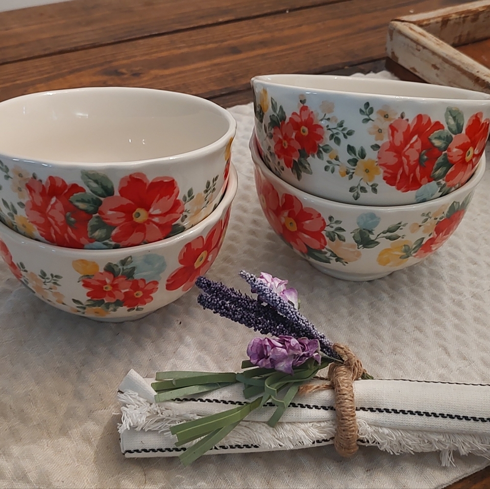 Pioneer Woman large soup bowls